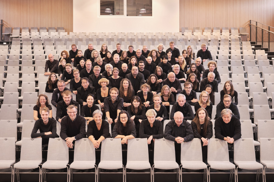 Bremer Philharmoniker Orchesterfoto Besetzung 23/24 im Zuschauerraum