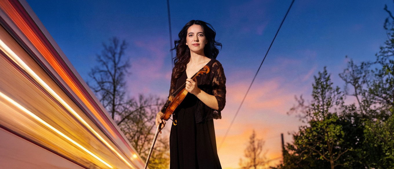 camila r5 0483 hks bearb rz wide fj