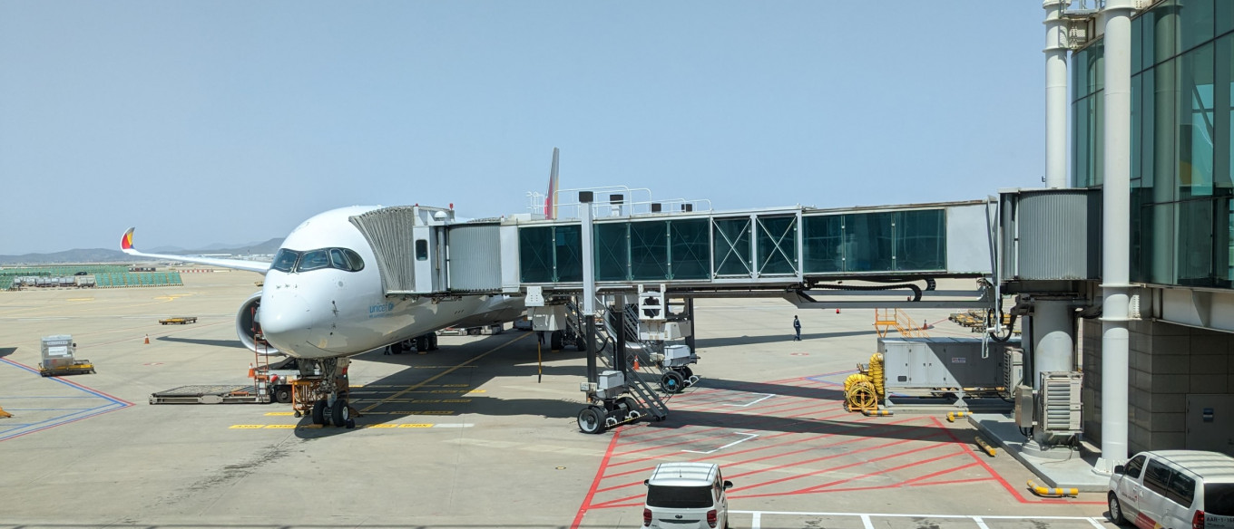 Flugzeug mit Gangway