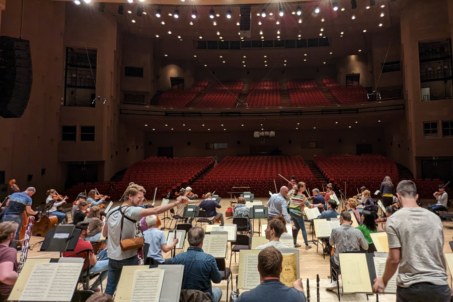 Das Orchester bei der Anspielprobe in Busan zum Auftakt der Tournee.